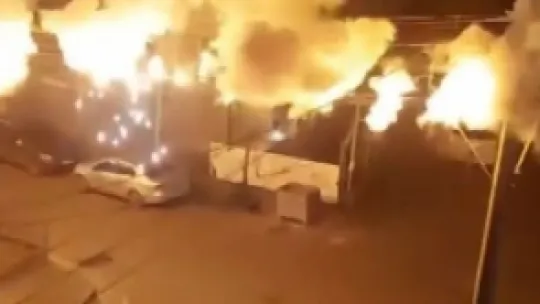 Elektrik kabloları bomba gibi patladı