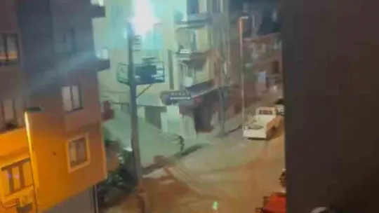 Elektrik trafosu patladı: O anlar kamerada