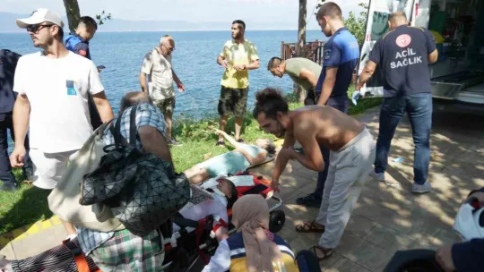 Elektrikli bisiklet denize uçtu: 3 kişi yaralandı