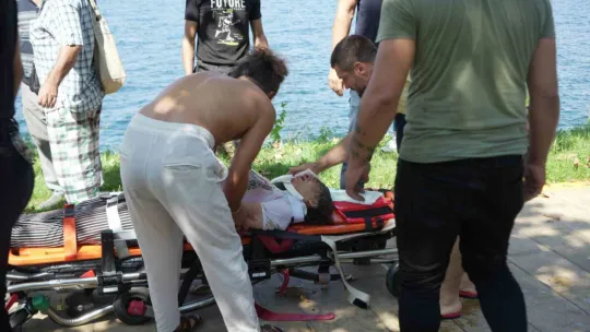 Elektrikli bisiklet denize uçtu: 3 kişi yaralandı
