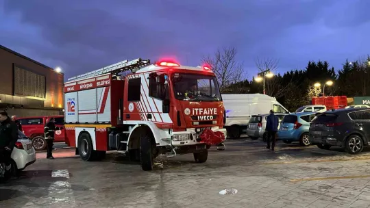 Elini kıyma makinesine sıkıştı