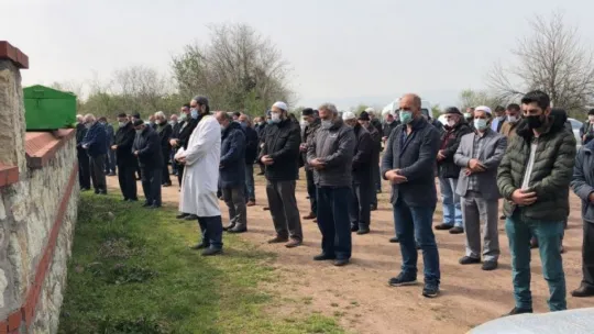 Elleri bantlanarak öldürülen yaşlı adam son yolculuğuna uğurlandı!