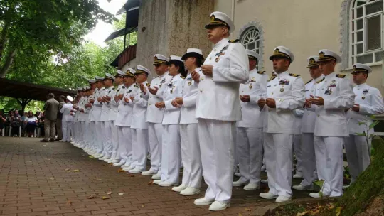 Vefat eden Tuğamiral Akçay toprağa verildi