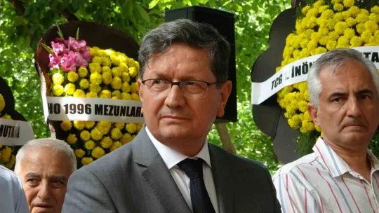 Vefat eden Tuğamiral Akçay toprağa verildi