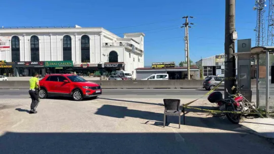 Motosiklet ciple çarpıştı: 1'i ağır 2 yaralı