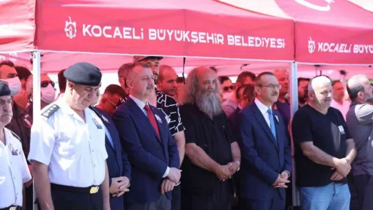 En acı an: Yaralı halde polis eşinin cenazesine katıldı