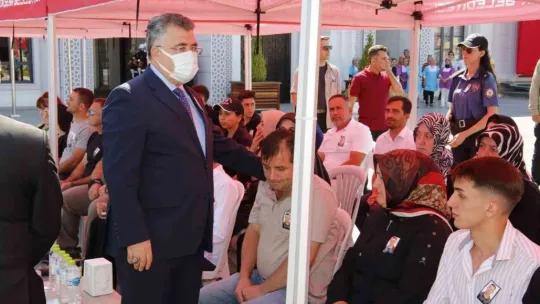 En acı an: Yaralı halde polis eşinin cenazesine katıldı