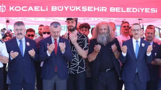 En acı an: Yaralı halde polis eşinin cenazesine katıldı