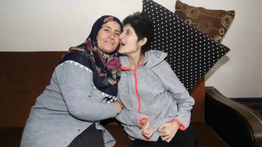 Engelli rampası hayatlarını kolaylaştırdı: Önceden sırtımda taşıyordum