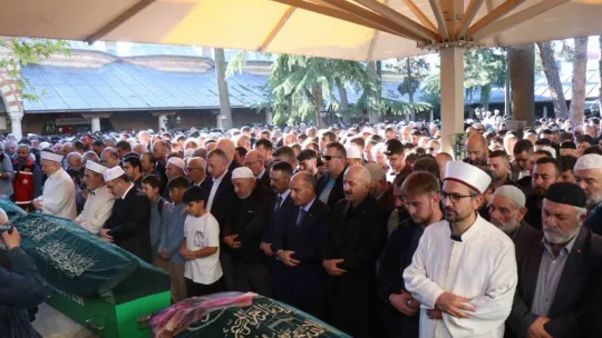 Enkazda kalan 4 kişilik Bilir ailesi, son yolcuklarına uğurlandı