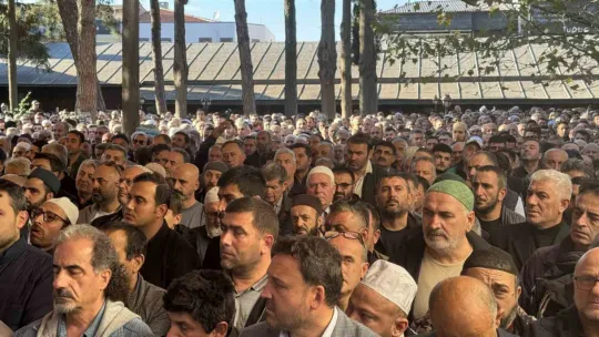 Enkazda kalan 4 kişilik Bilir ailesi, son yolcuklarına uğurlandı