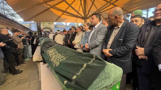 Enkazda kalan 4 kişilik Bilir ailesi, son yolcuklarına uğurlandı