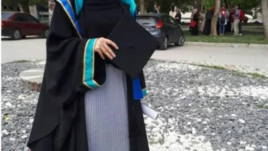 Enkazdan çıkan yüksek lisans tezi, hocasını duygulandırdı