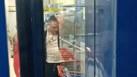 İstanbul'da marketteki kavgada ortalık savaş alanına döndü