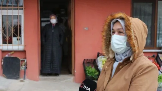 Eşi terk edince mahallenin 'Bakkal Ablası' çocuklarının kahramanı oldu