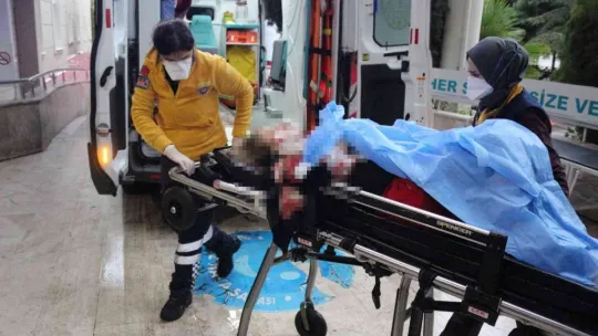 Eşini 12 bıçak darbesi ile yaralayan sanık ilk kez hakim karşısına çıktı