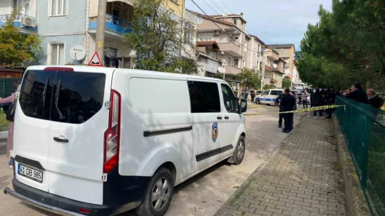 Kocaeli'de korkunç olay! 4 çocuk annesi eşini bıçaklayarak öldürdü