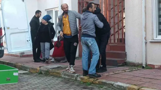 Eşini öldürüp oğlunu yaralamıştı, intihar etti