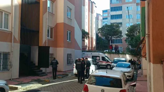 Eşini öldürüp oğlunu yaralamıştı, intihar etti