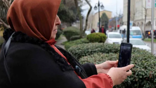 Kendisini rahatsız eden adamı evire çevire dövdü