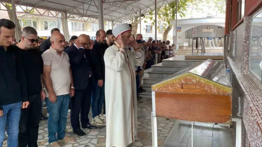 Eşinin dayısının otobüste katlettiği Enes toprağa verildi