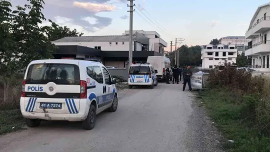 Eski patronunu ve çalışanı yaraladı