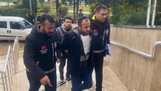 Eski eşini yemek yerken öldüren zanlı tutuklandı