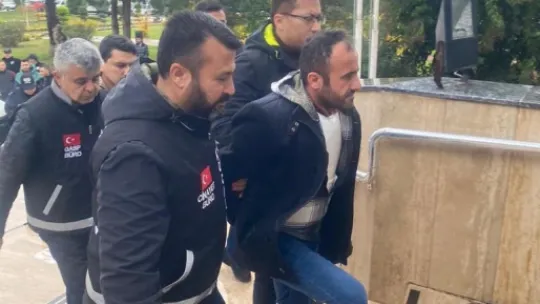 Eski eşini yemek yerken öldüren zanlı tutuklandı