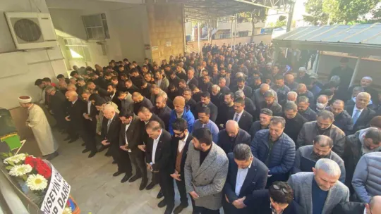 Eski eşinin öldürdüğü Tülay, son yolculuğuna uğurlandı