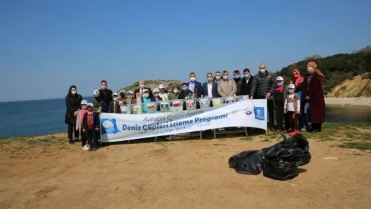 Eşsiz güzellikteki koydan çıkan çöpler acı gerçeği gözler önüne serdi