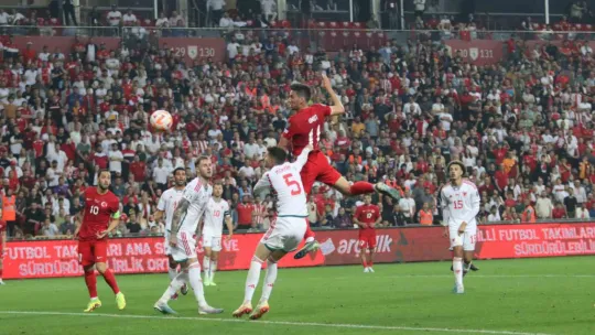 Türkiye'den kolay galibiyet: 2-0
