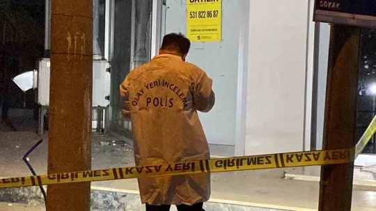 Ev baskınıyla başlayan kavgada sokak savaş alanına döndü