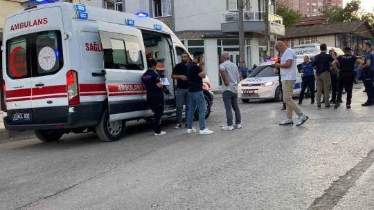 Ev baskınıyla başlayan kavgada sokak savaş alanına döndü
