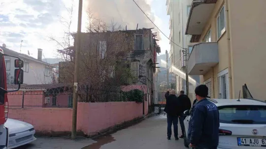 Ev sahibi uyurken elektrikli sobadan yangın çıktı