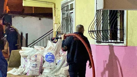Ev sahibine kızdı, evi kundakladı