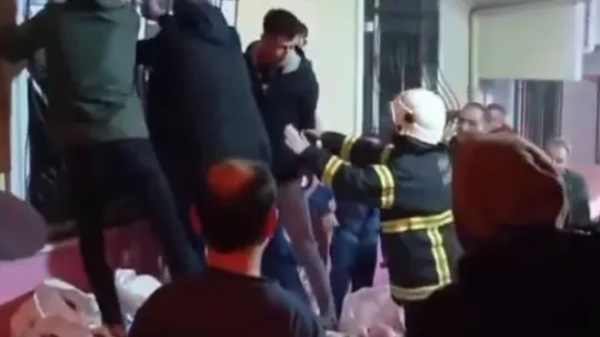 Ev sahibine kızdı, evi kundakladı