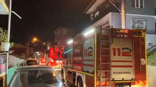 Kiracı oturduğu evi yaktı
