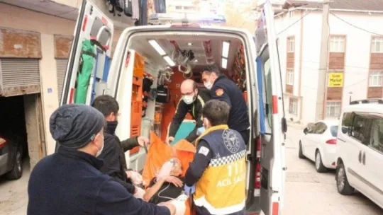 Evde düşüp felç geçirdi!