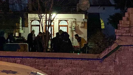 Evde vurulmuş halde bulunan genç hayatını kaybetti