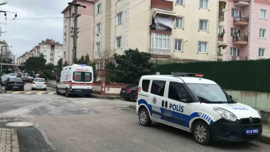 Eve gelince annesinin cansız bedeniyle karşılaştı