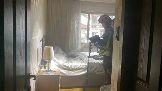 Kocaeli'de eve yıldırım düştü
