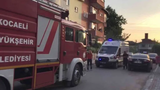 Evin mutfağında çıkan yangın paniğe sebep oldu