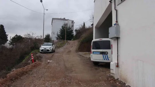 Hayati tehlikesi var! Evinde tabancayla vuruldu