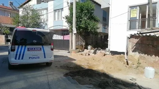 Evine balkon yapmak isterken düşerek yaralandı