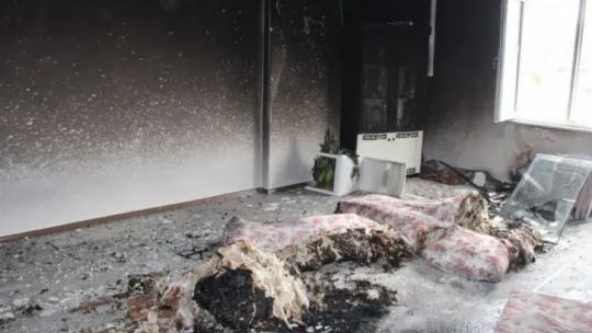 Evini benzin dökerek yakan şahıs tutuklandı