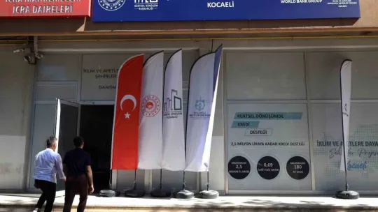 Evini yenilemek isteyen ofislere koşuyor