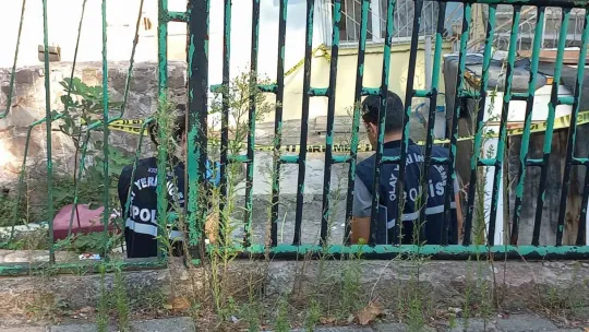 Evinin bahçesinde vuruldu