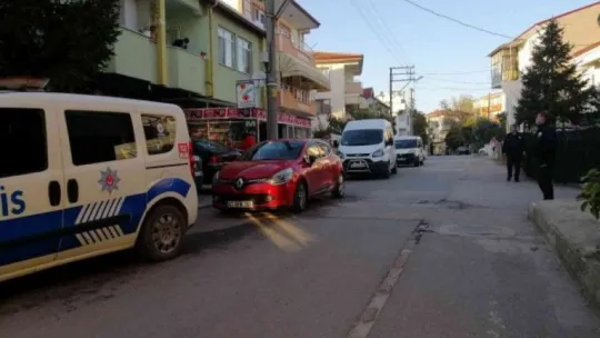 Evinin balkonundan beton zemine düştü!