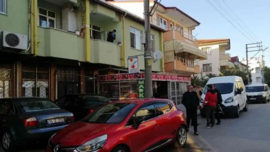Evinin balkonundan beton zemine düştü!