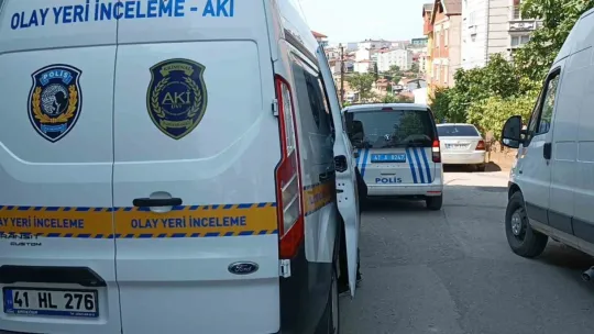 Evinin önünde silahla vuruldu